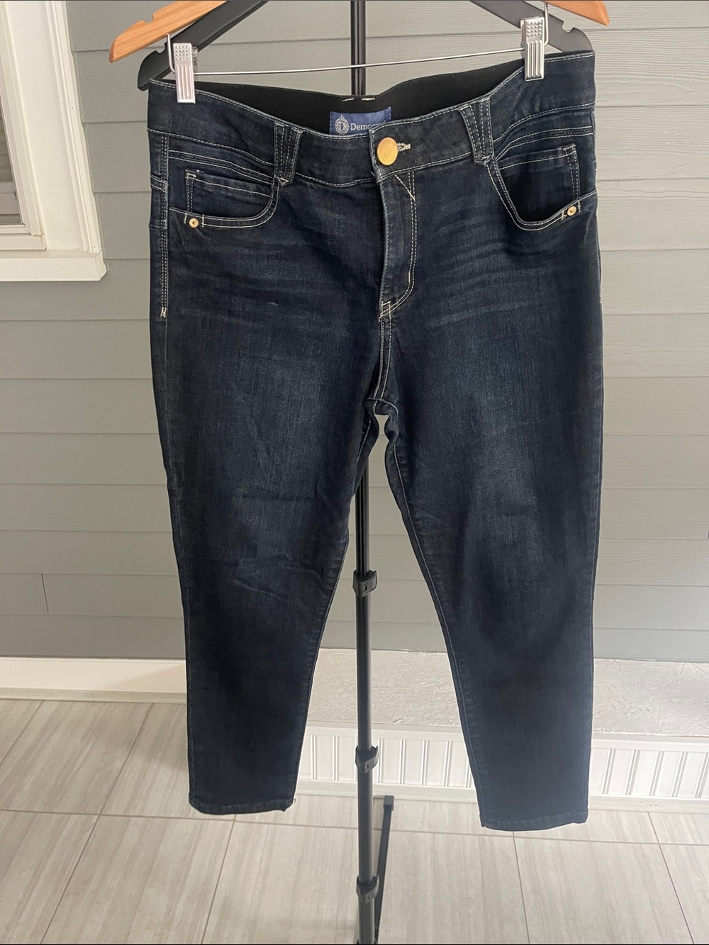 Democracy Dark Wash Ankle Jeans Size 12